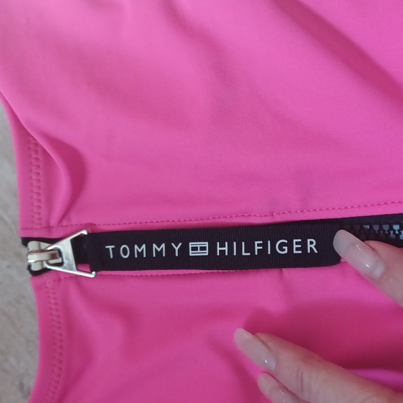 Stunning Tommy Hilfiger Perfectly Pink Zipper Front Bathing Suit - Picture 5 of 9